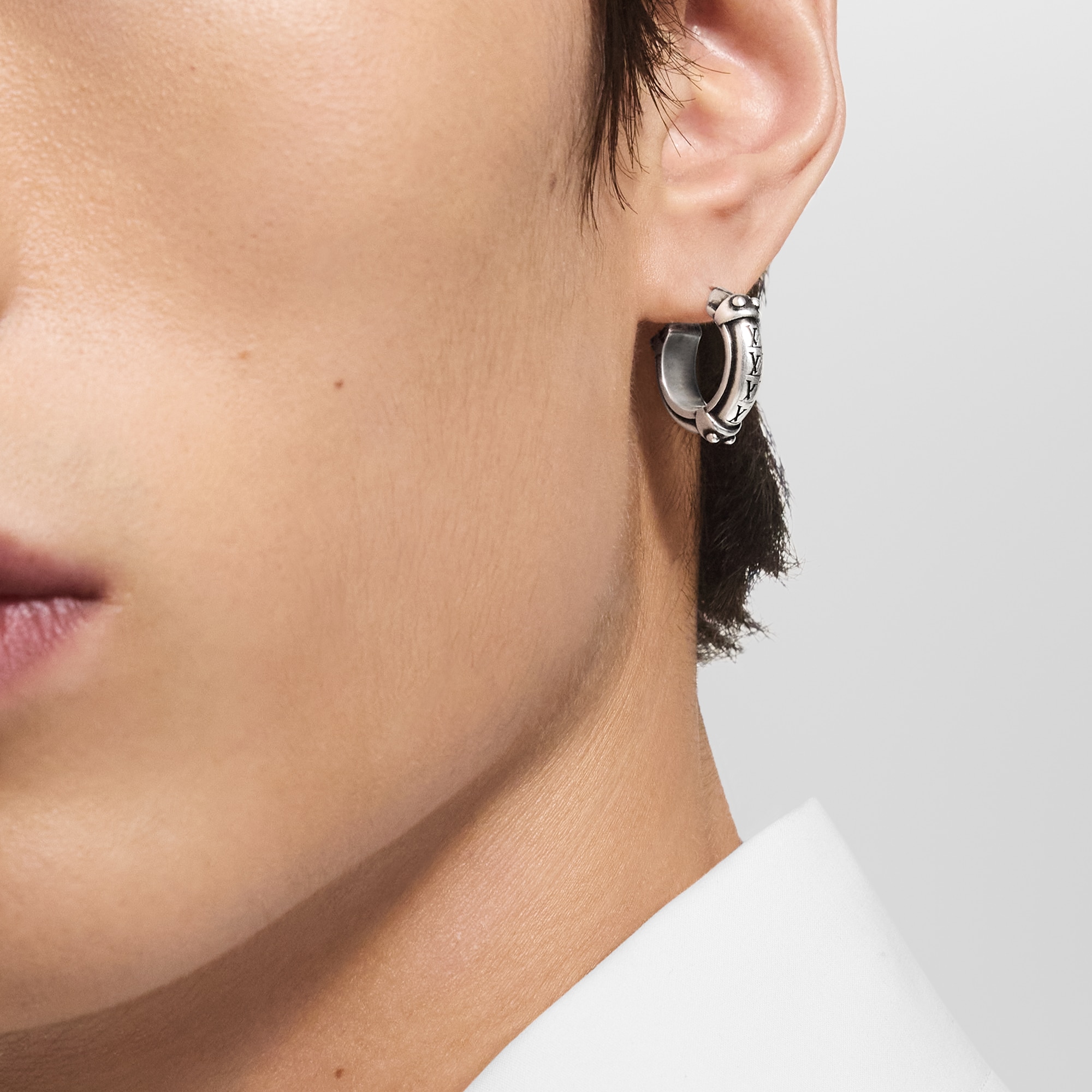 アクセサリー luijewelry tiny hoop LV Lozine Hoop Earring . - Fashion Jewellery | LOUIS VUITTON